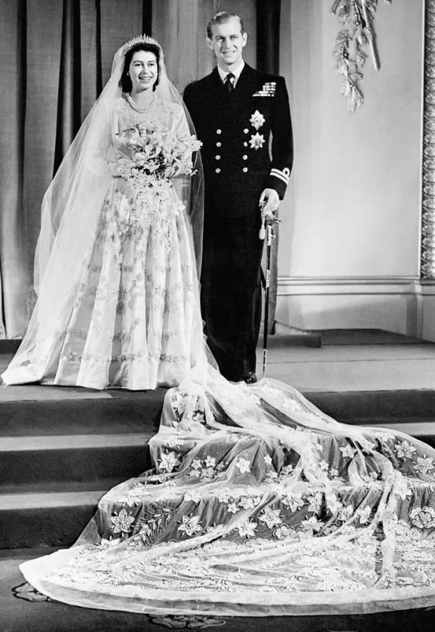20 ноября 1947 года она вышла замуж за своего четвероюродного брата, греческого принца Филипа, в Вестминстерском аббатстве.
