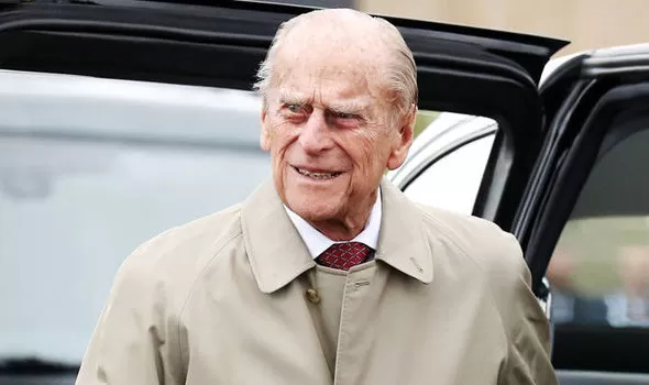 Последнее о здоровье принца Филиппа: герцог находится в "хорошем настроении" после операции на бедре
