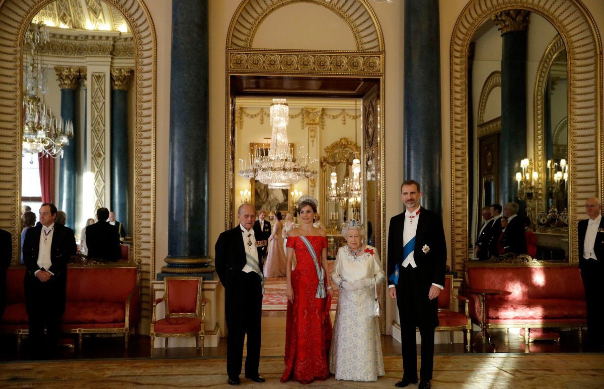Букингемский дворец фото королевы