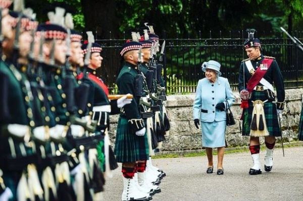 Принц Гарри и Меган Маркл приняли приглашение королевы провести летные каникулы в Балморале 