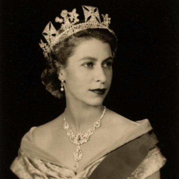 Коронация Елизаветы II: интересные факты о торжественной церемонии 