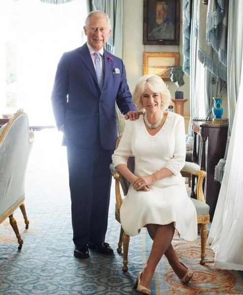Принц Чарльз и Камилла совершили первый официальный визит с начала карантина 