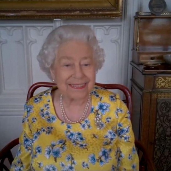 Новый портрет Елизаветы II представило Министерство иностранных дел Великобритании 