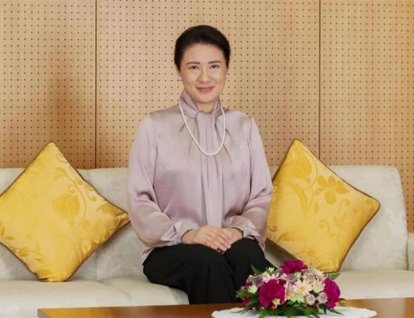 Японской императрице Масако исполнилось 57 лет: дворец показал новые фото монарха с женой 